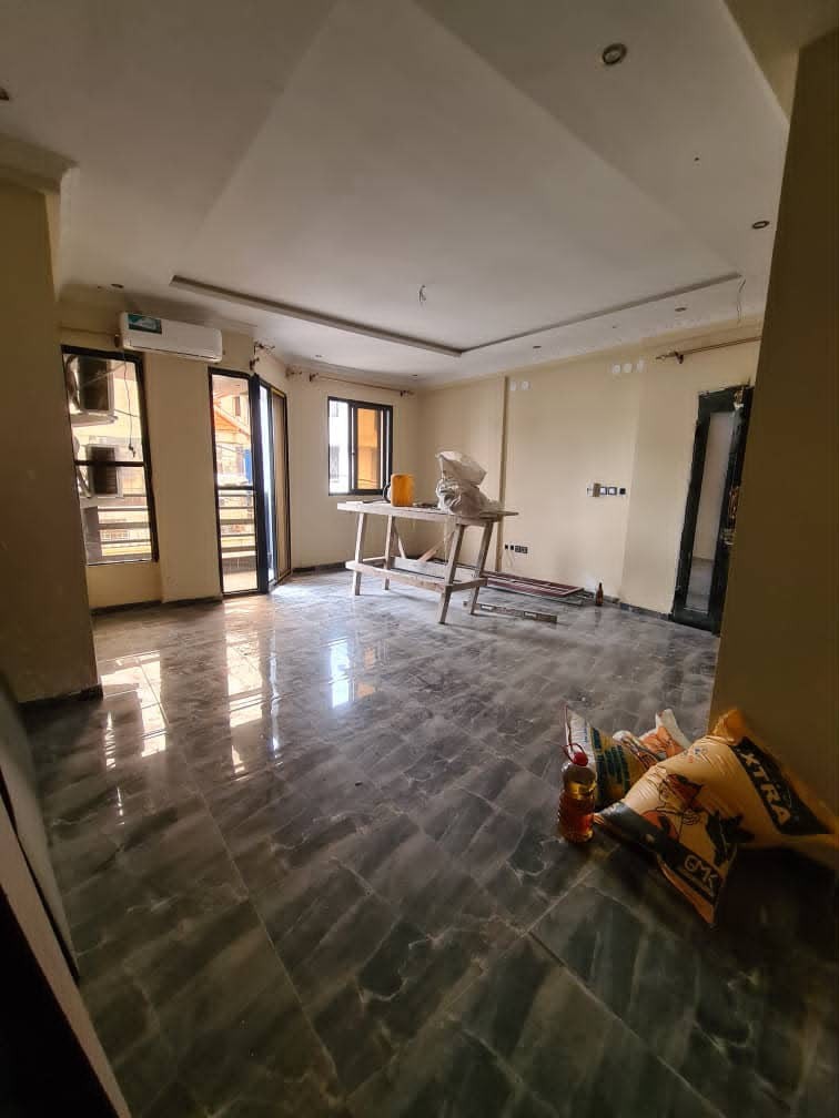 scaled_1001968617 Immeuble à Vendre – Lingwala, Kinshasa