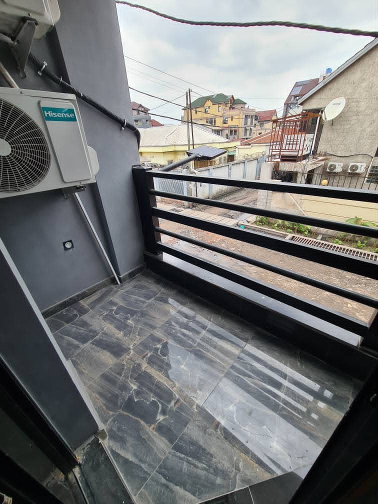 scaled_1001968623 Immeuble à Vendre – Lingwala, Kinshasa