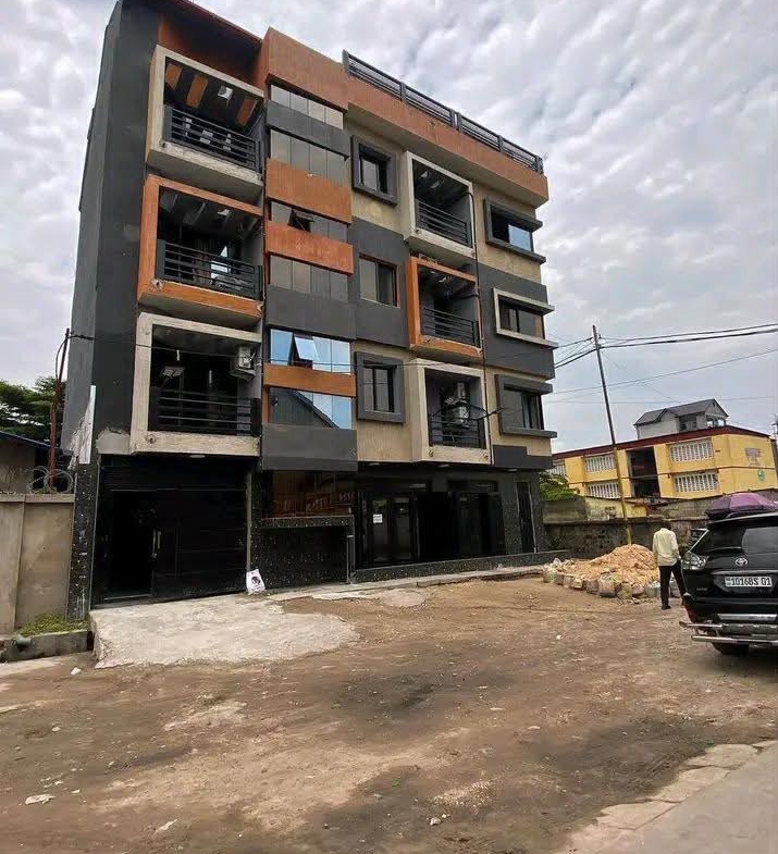 Immeuble à Vendre – Lingwala, Kinshasa