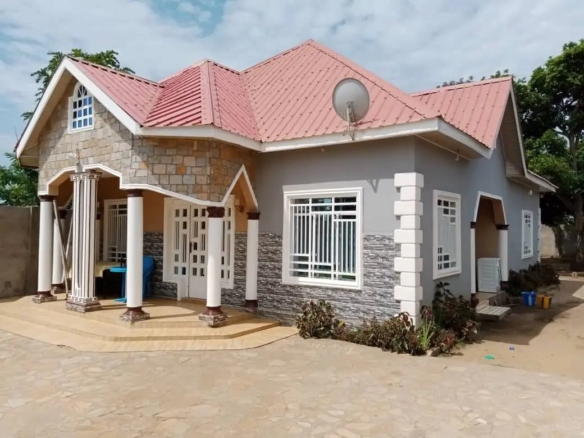 Maison à vendre – moanda, kongo central