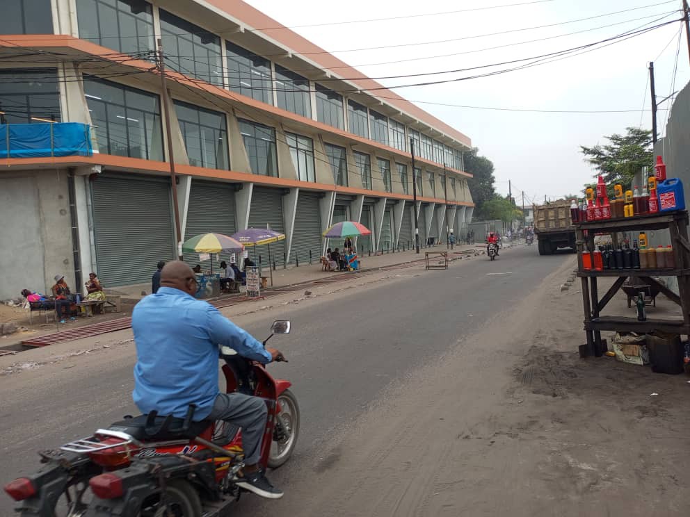 Entrepôt à Louer – Limete, Kinshasa