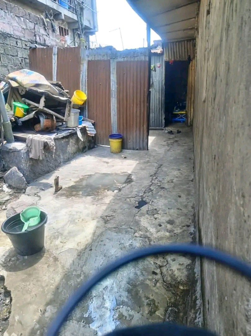 scaled_1006561733 Parcelle-Terrain à Vendre – Barumbu, Kinshasa