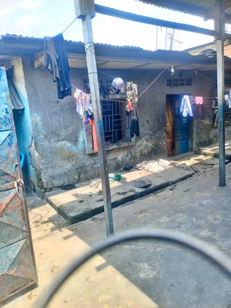 scaled_1006561734 Parcelle-Terrain à Vendre – Barumbu, Kinshasa