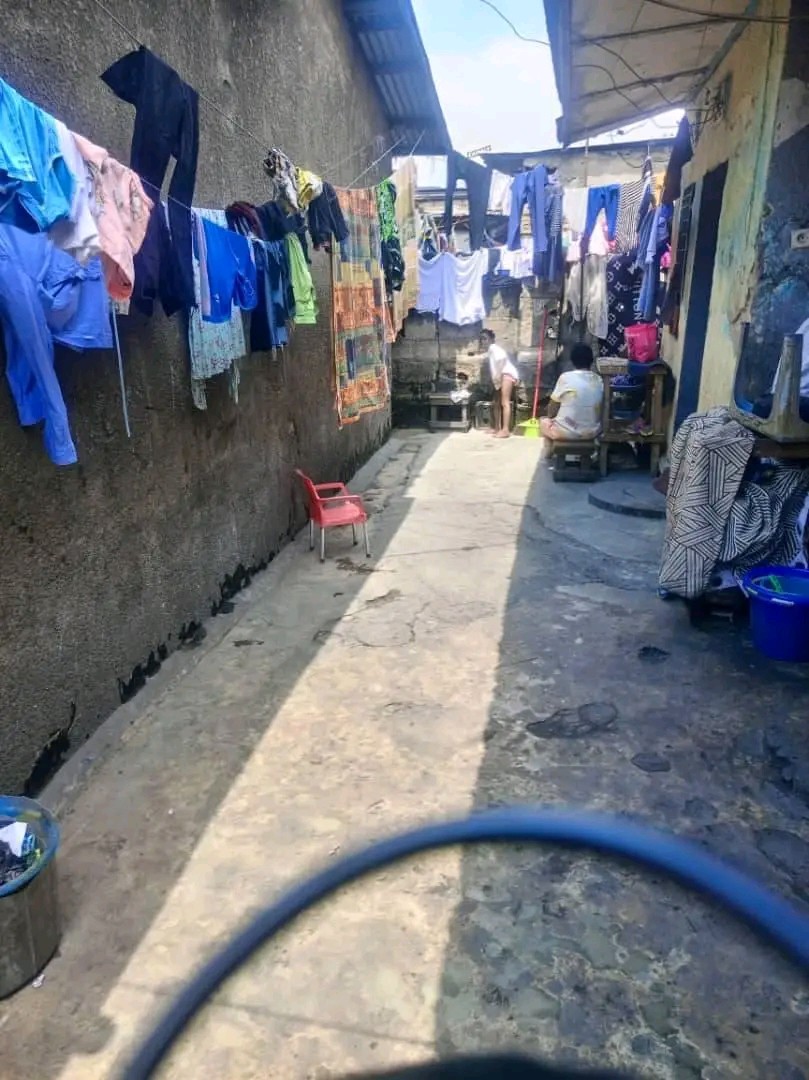 scaled_1006561736 Parcelle-Terrain à Vendre – Barumbu, Kinshasa