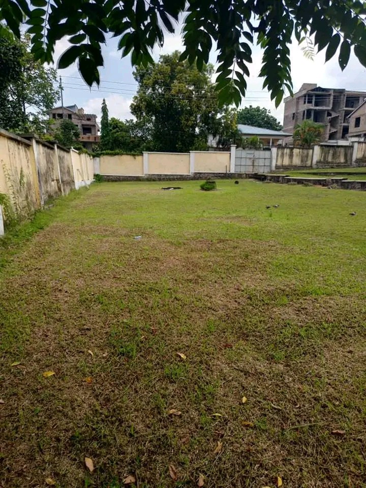 scaled_1006564844 Parcelle-Terrain à Vendre – Ngaliema, Kinshasa