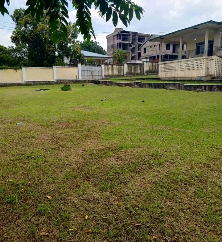 Parcelle-Terrain à Vendre – Ngaliema, Kinshasa