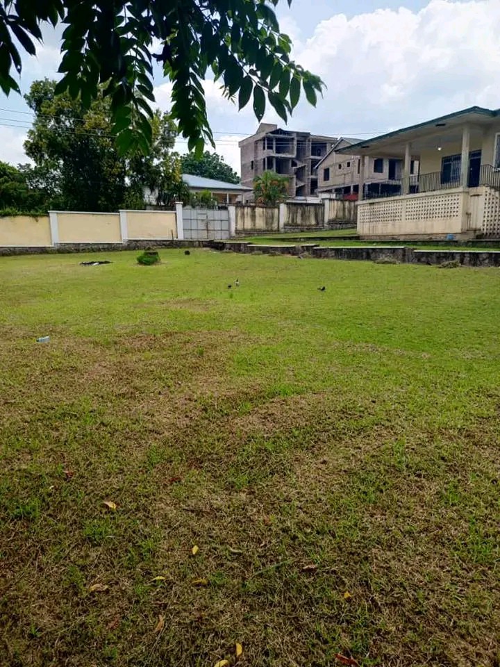 scaled_1006564846 Parcelle-Terrain à Vendre – Ngaliema, Kinshasa