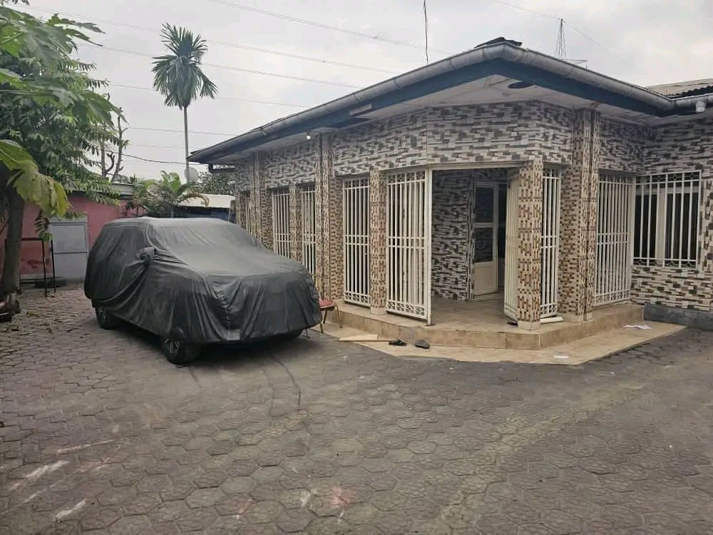 Parcelle-Terrain à Louer – Limete, Kinshasa