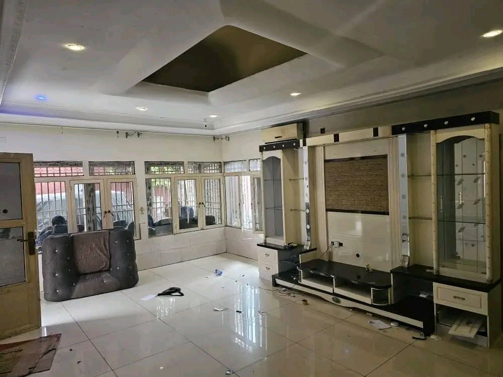 Parcelle-Terrain à Louer – Limete, Kinshasa