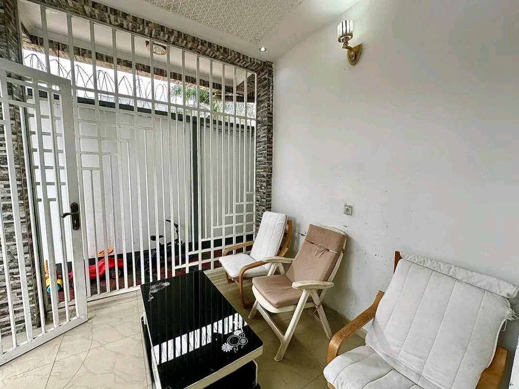 scaled_1006566911 Maison à Louer – Kintambo, Kinshasa
