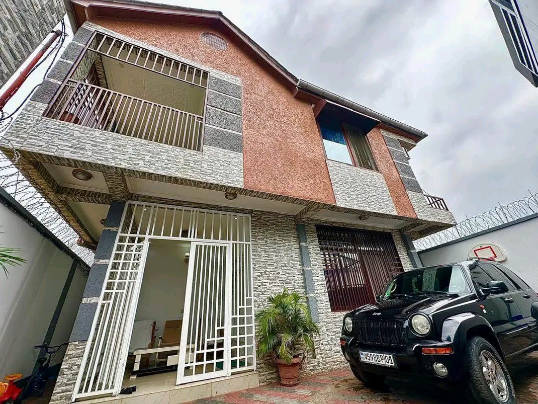 scaled_1006566913 Maison à Louer – Kintambo, Kinshasa