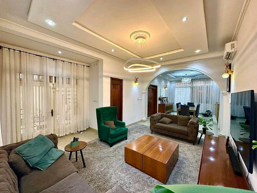scaled_1006566914 Maison à Louer – Kintambo, Kinshasa