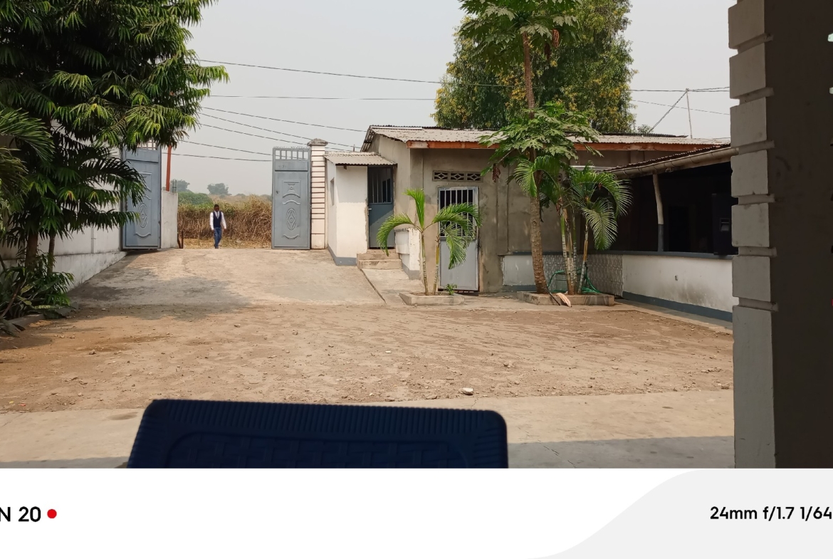 Hôtel à Vendre – N’Sele, Kinshasa