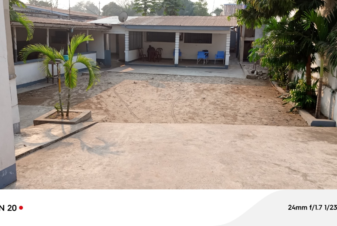 Hôtel à Vendre – N’Sele, Kinshasa