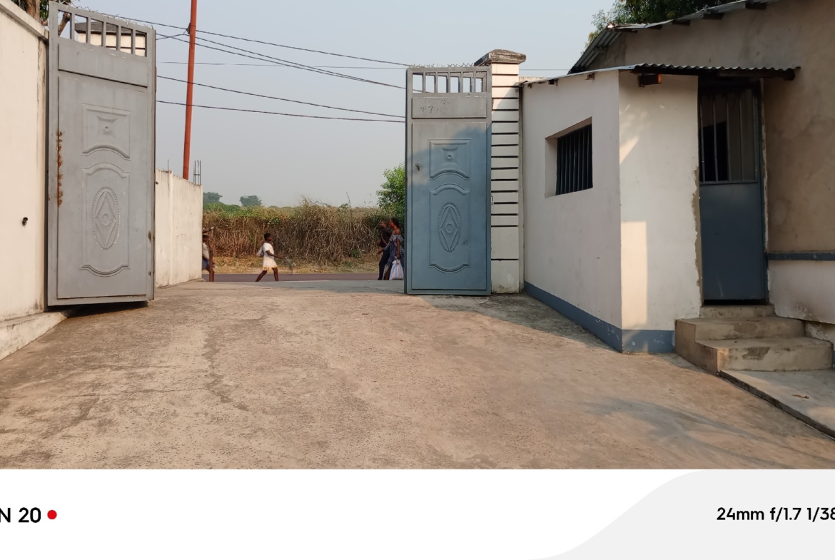 Hôtel à Vendre – N’Sele, Kinshasa