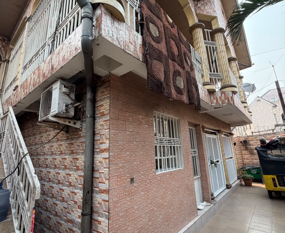 PARCELLE À VENDRE À KINSHASA LIMETE 18 IÈME RUE INDUSTRIELLE