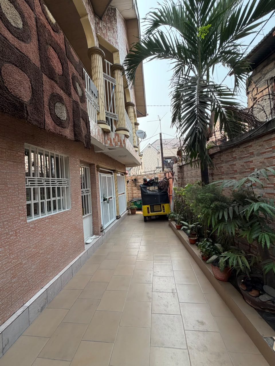 PARCELLE À VENDRE À KINSHASA LIMETE 18 IÈME RUE INDUSTRIELLE