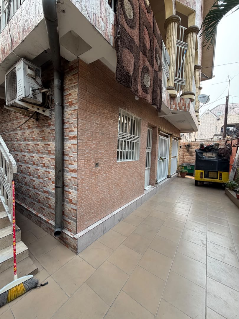 PARCELLE À VENDRE À KINSHASA LIMETE 18 IÈME RUE INDUSTRIELLE