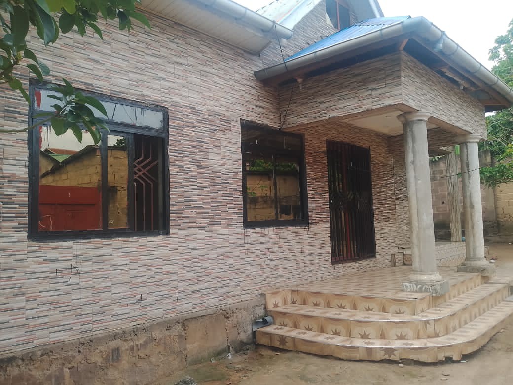 Parcelle à vendre à mont NGAFULA LUTENDELE