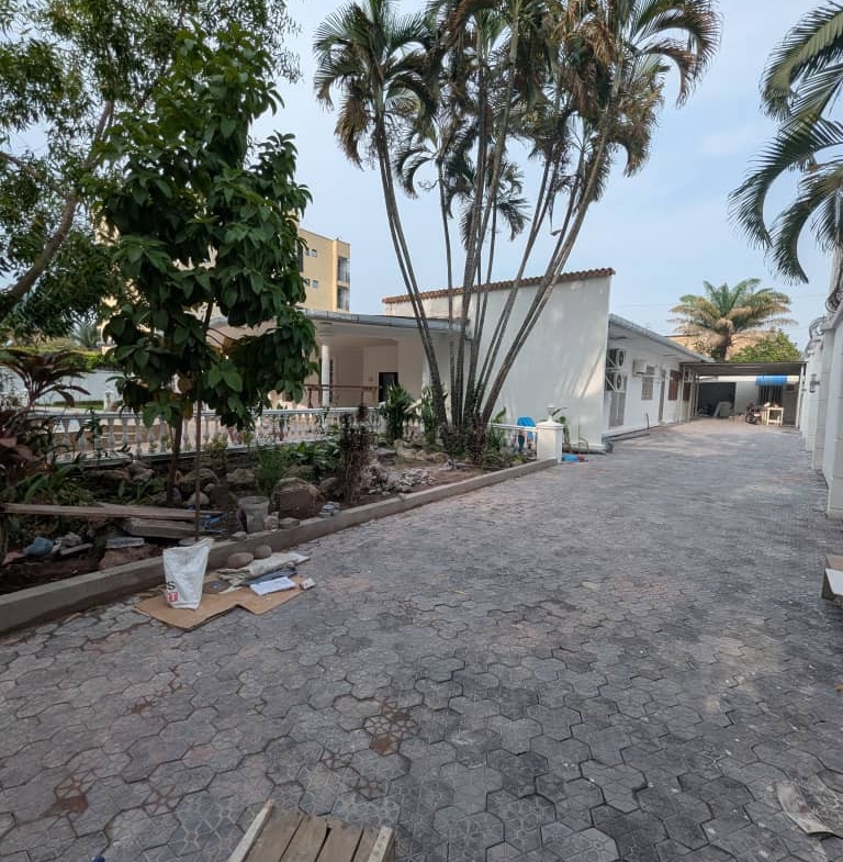 VILLA À LOUER À GOMBE SOCIMAT KINSHASA RD CONGO