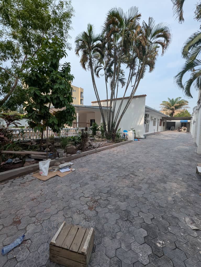 VILLA À LOUER À GOMBE SOCIMAT KINSHASA RD CONGO