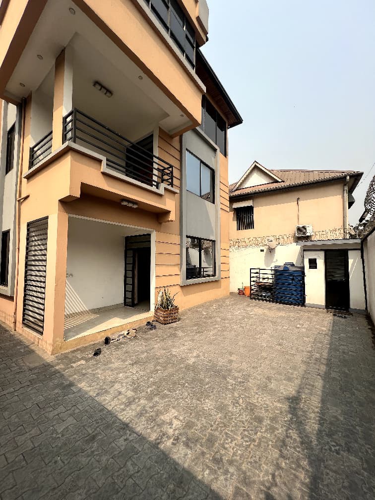 APPARTEMENT À LOUER À LIMETE