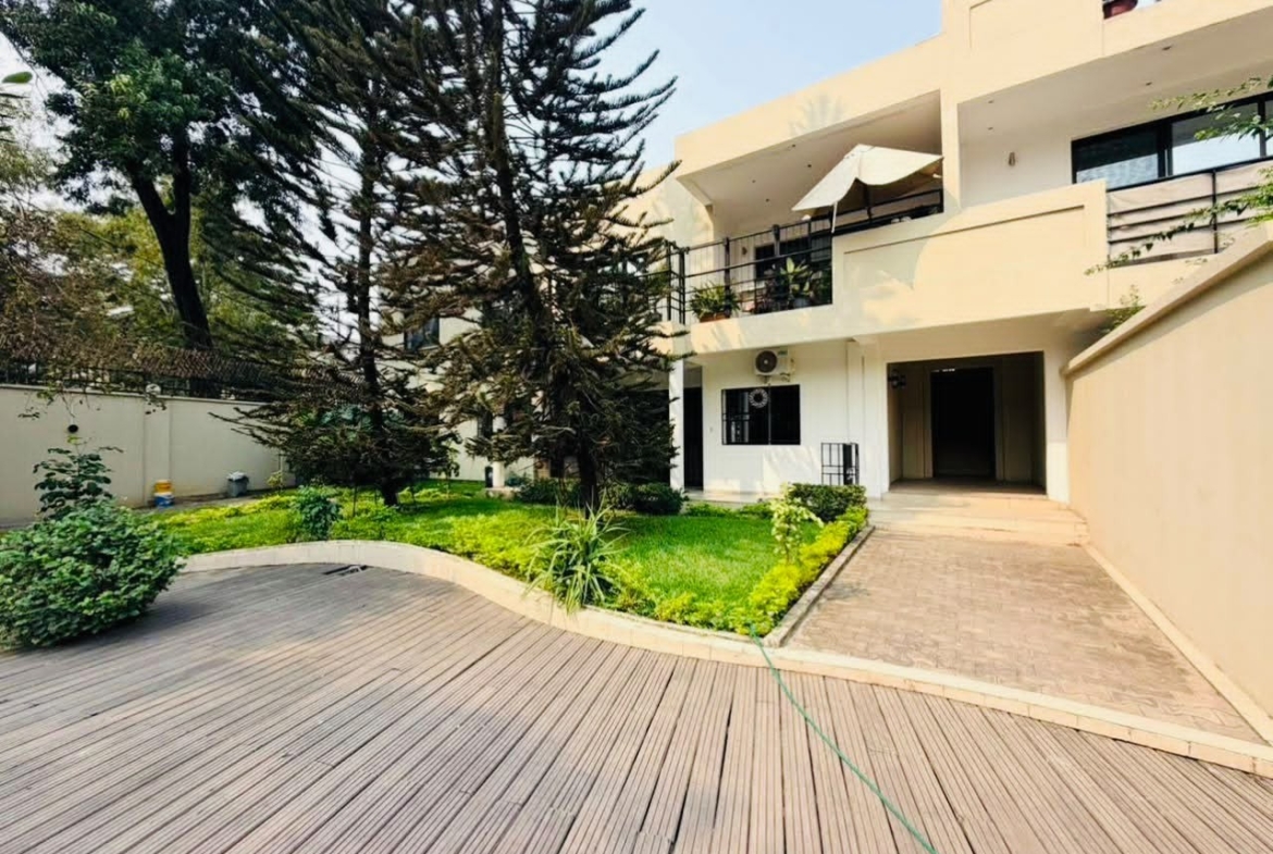 Villa à Vendre – Gombe, Kinshasa