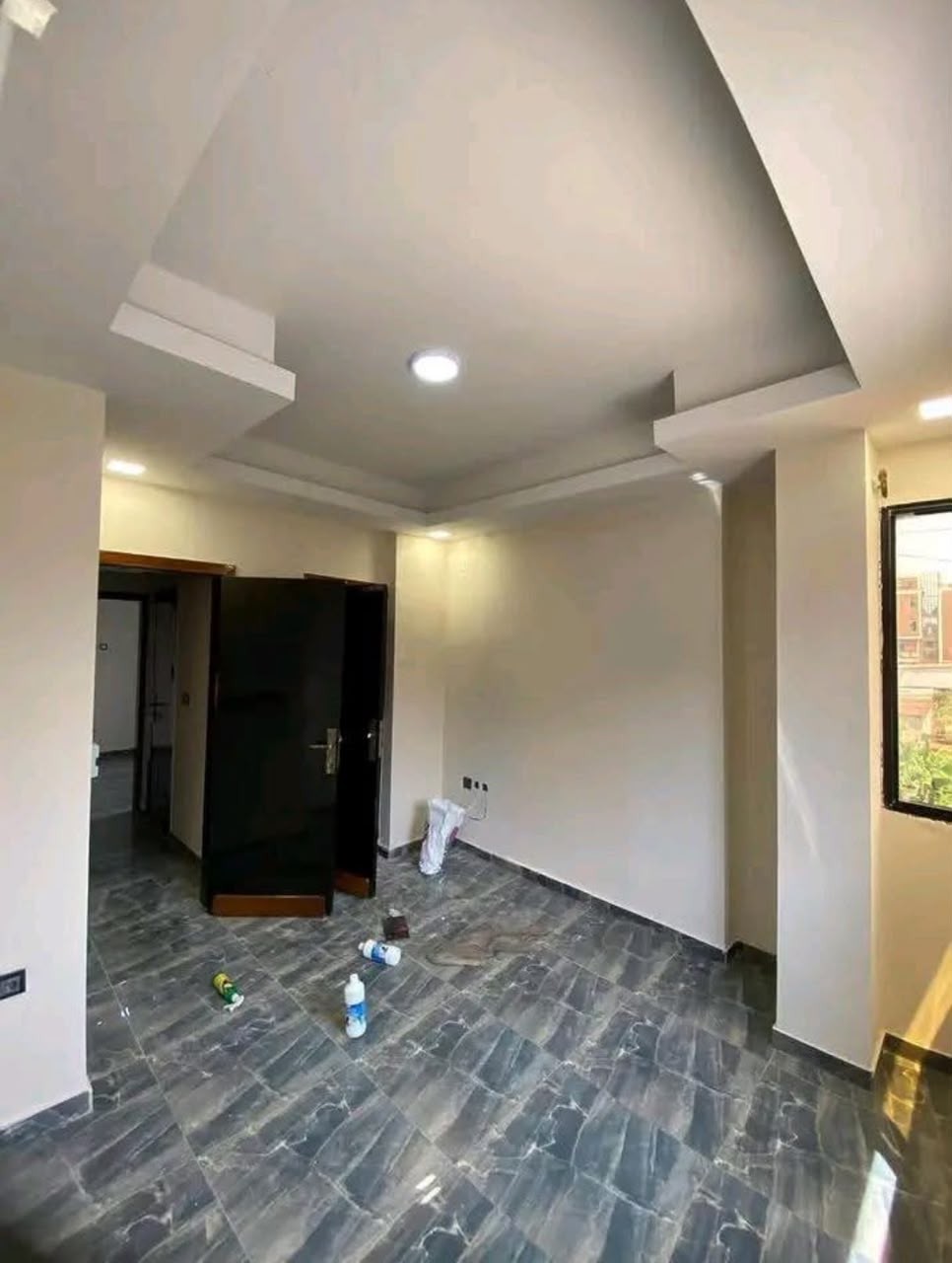 scaled_1007079786 Immeuble à Vendre – Lingwala, Kinshasa