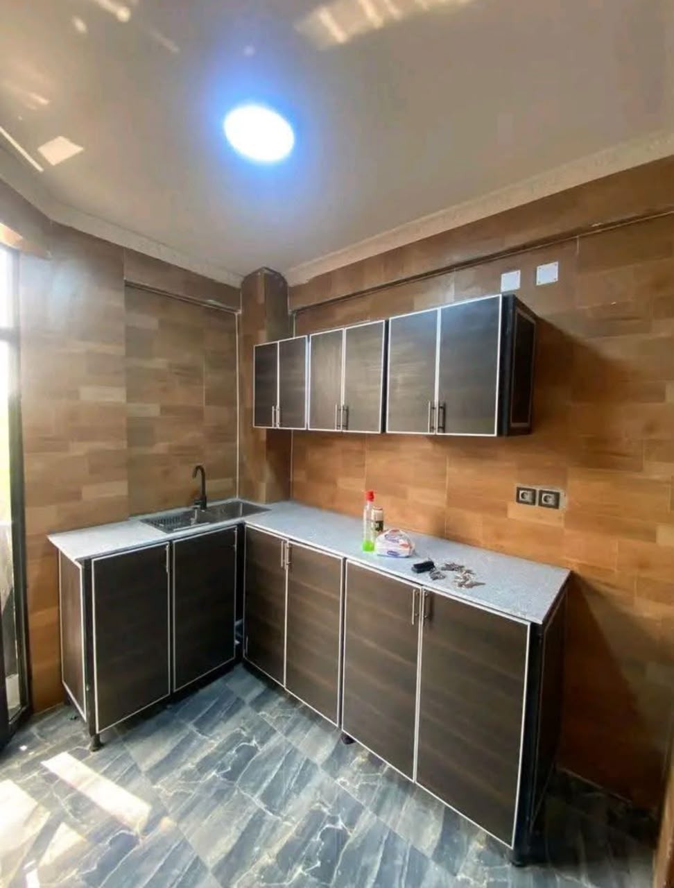 scaled_1007079787 Immeuble à Vendre – Lingwala, Kinshasa