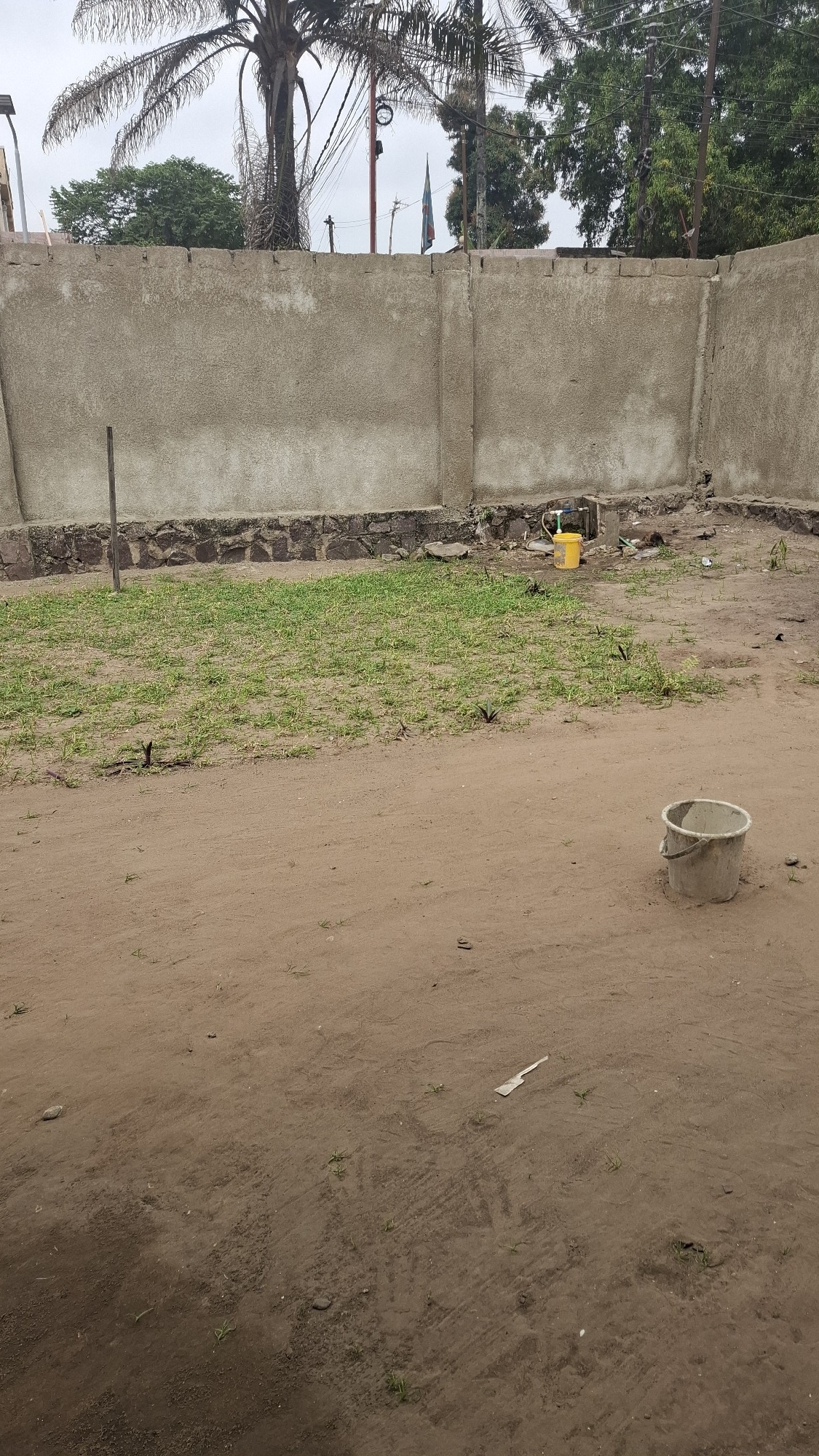 scaled_1007244949 Parcelle-Terrain à Louer – Ngaliema, Kinshasa