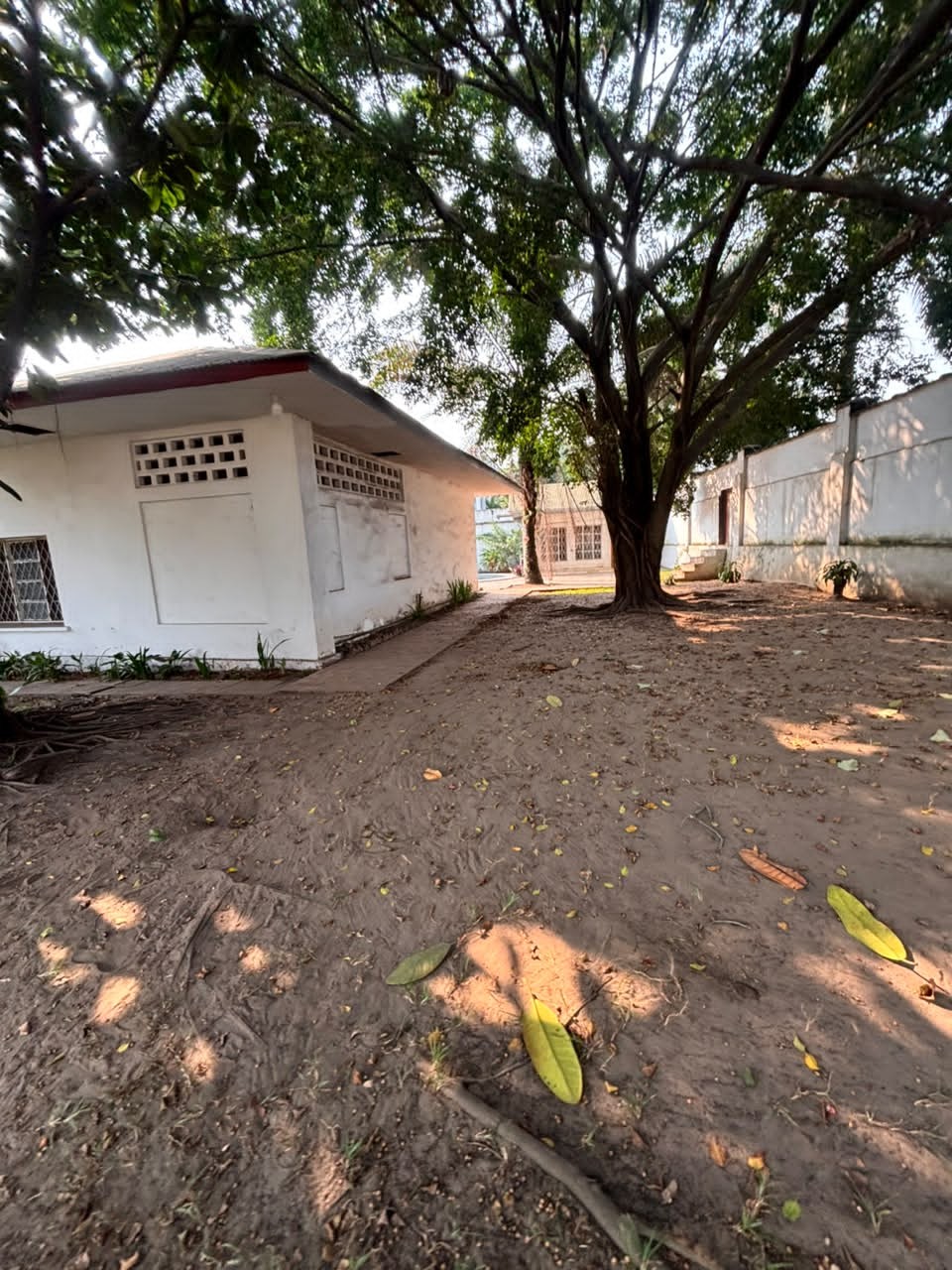 scaled_1007251996 Villa à Louer – Macampagne, Kinshasa