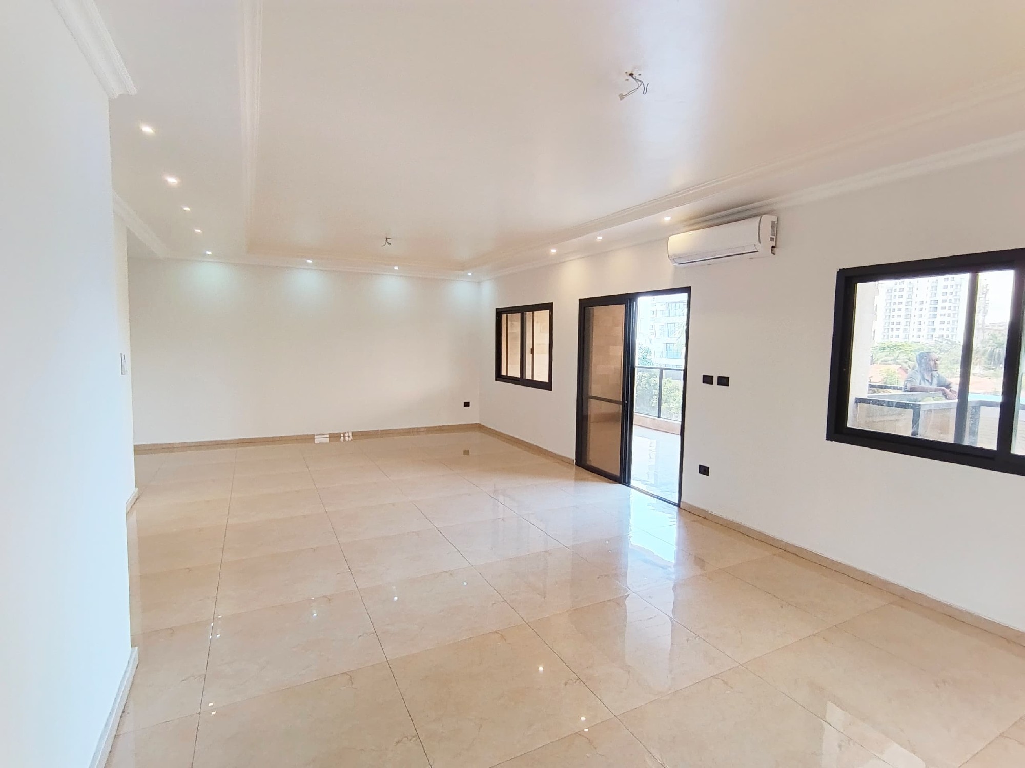 scaled_1007252288 Appartement Meublé à Louer – Gombe, Kinshasa