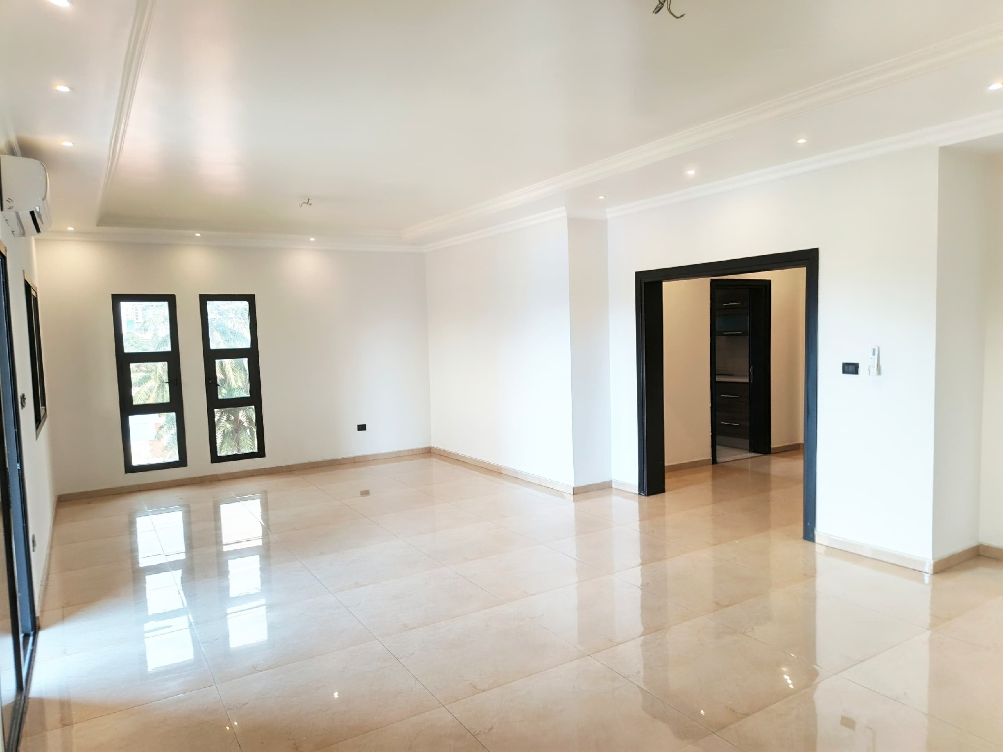 scaled_1007252321 Appartement Meublé à Louer – Gombe, Kinshasa