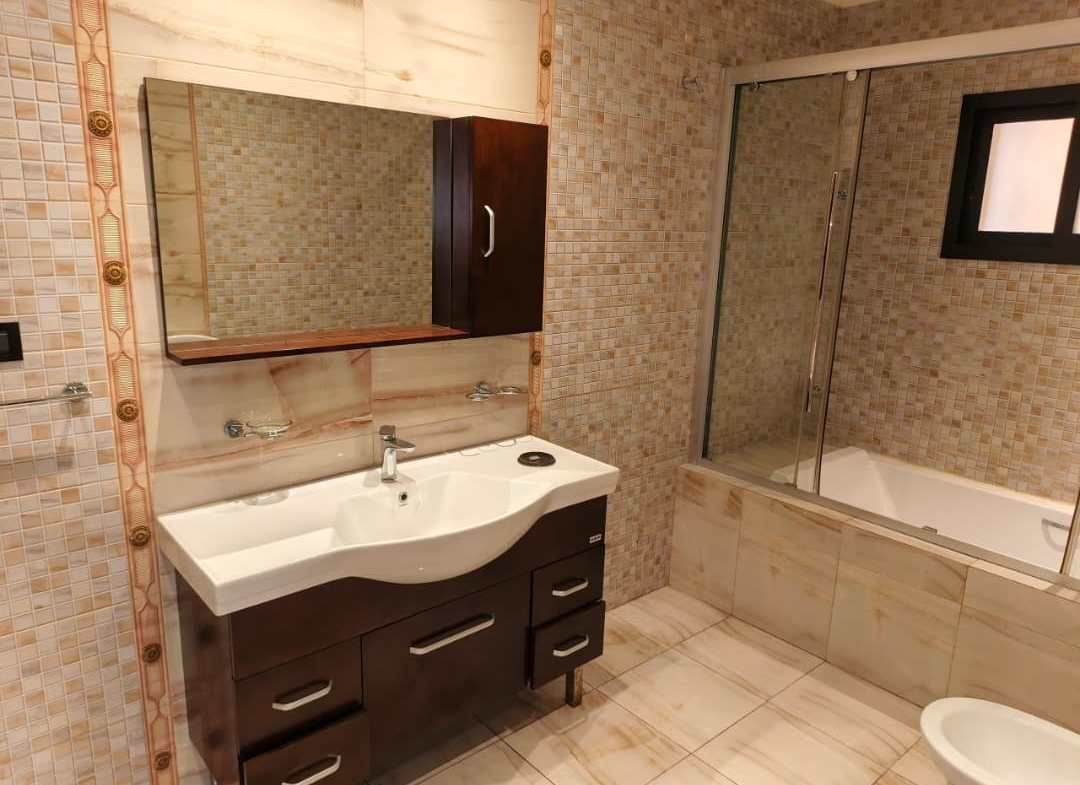 Appartement Meublé à Louer – Gombe, Kinshasa