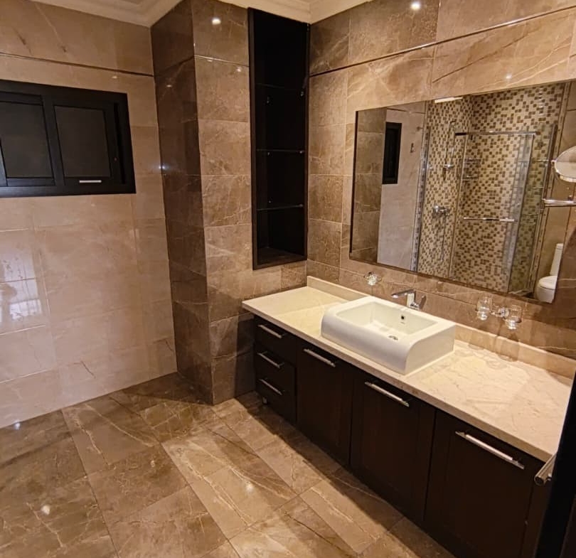 Appartement Meublé à Louer – Gombe, Kinshasa
