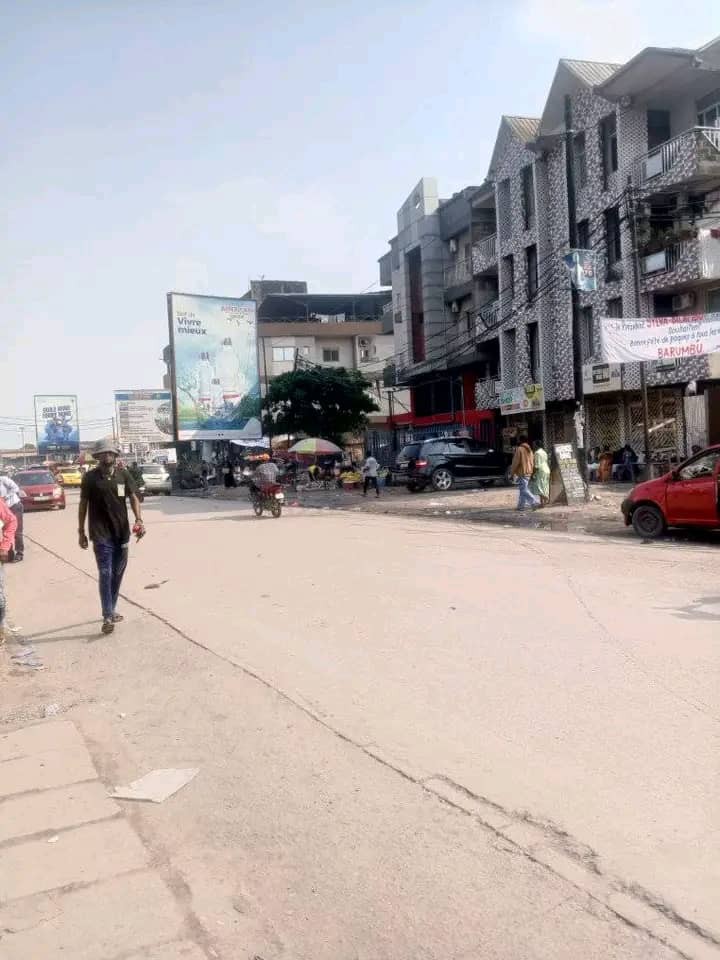 scaled_1007783251 Parcelle-Terrain à Vendre – Barumbu, Kinshasa