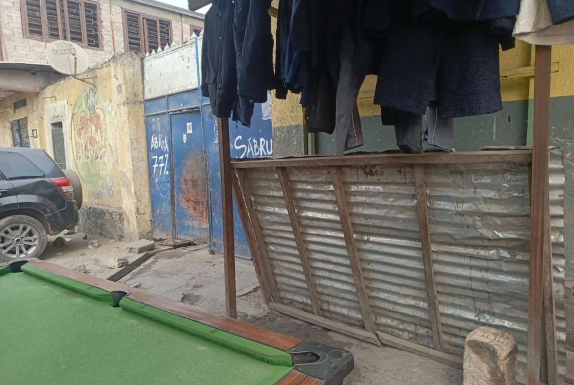 Deux derniers parties issus d’un morcellement d’une parcelle en vente sur macadam à Barumbu