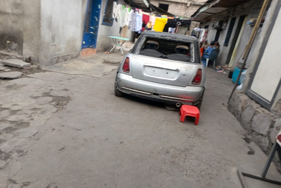 Deux derniers parties issus d’un morcellement d’une parcelle en vente sur macadam à Barumbu