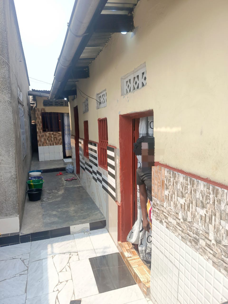 PARCELLE TYPE LOCATIF AVEC 3 PORTES À VENDRE À N’DJILI