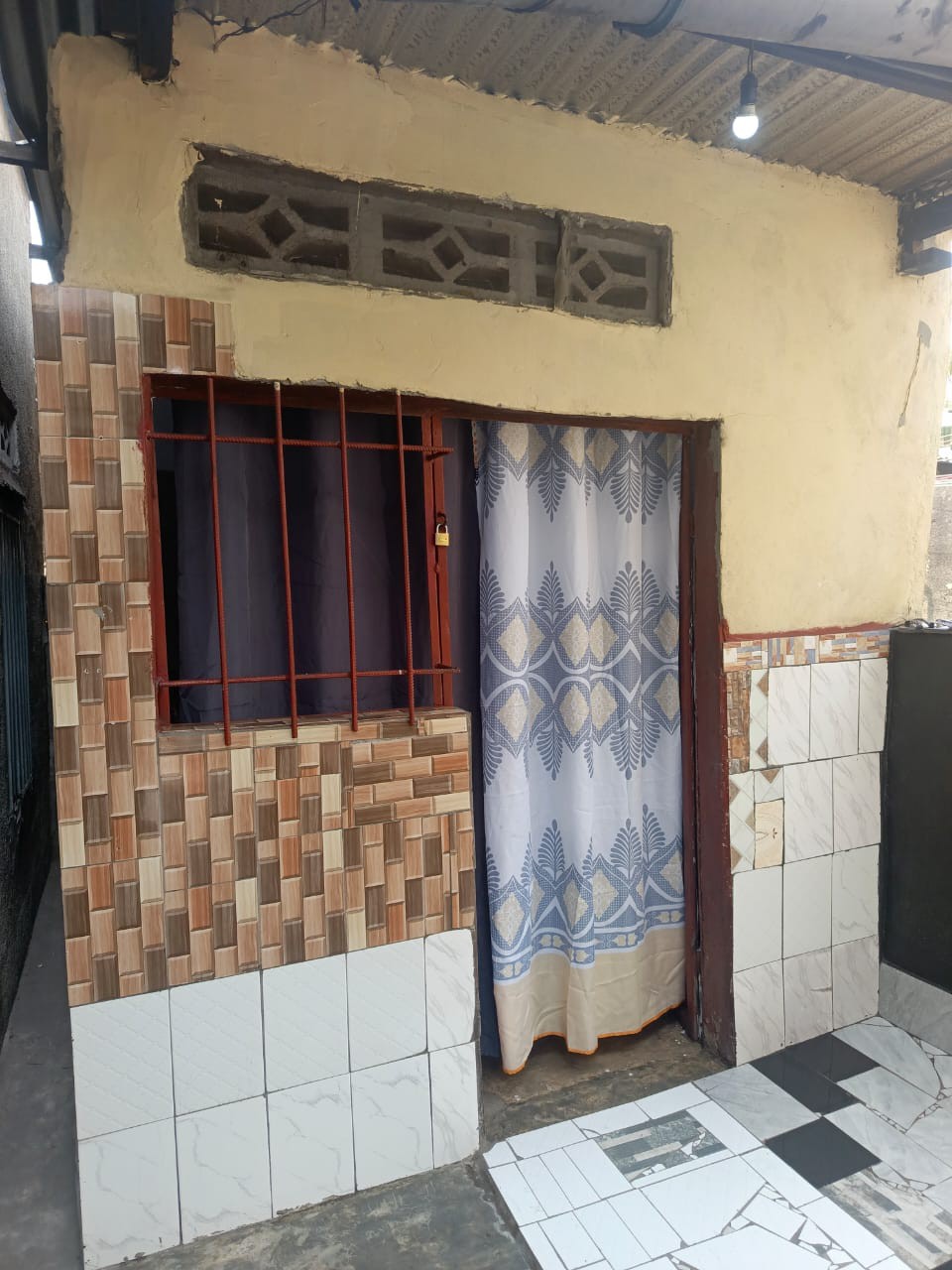 PARCELLE TYPE LOCATIF AVEC 3 PORTES À VENDRE À N’DJILI