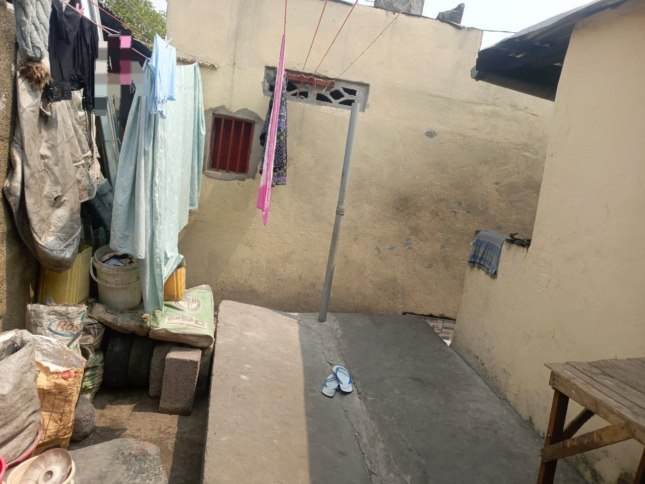PARCELLE TYPE LOCATIF AVEC 3 PORTES À VENDRE À N’DJILI