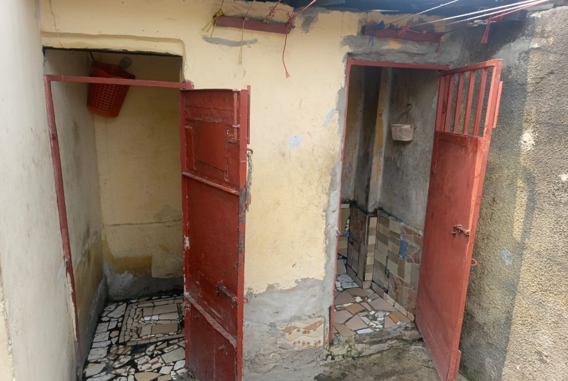 PARCELLE TYPE LOCATIF AVEC 3 PORTES À VENDRE À N’DJILI
