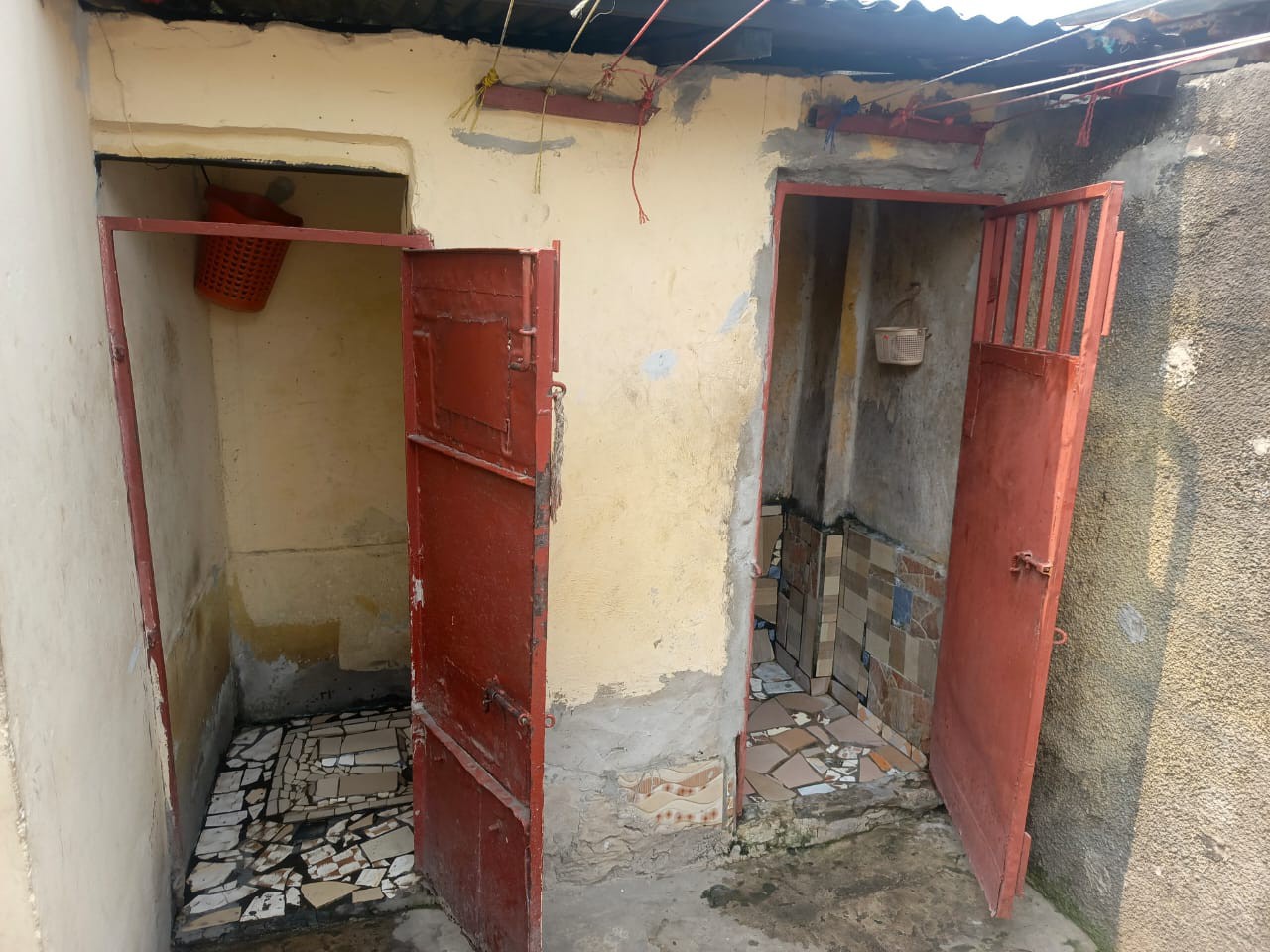 PARCELLE TYPE LOCATIF AVEC 3 PORTES À VENDRE À N’DJILI