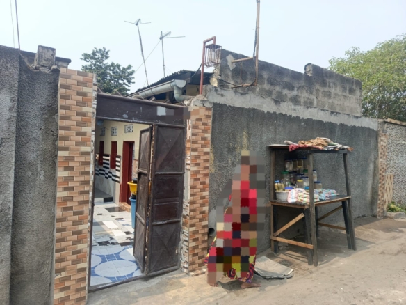 Parcelle type locatif avec 3 portes à vendre à n’djili