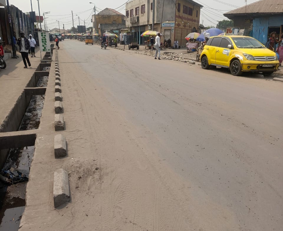 PARCELLE TYPE LOCATIF AVEC 3 PORTES À VENDRE À N’DJILI