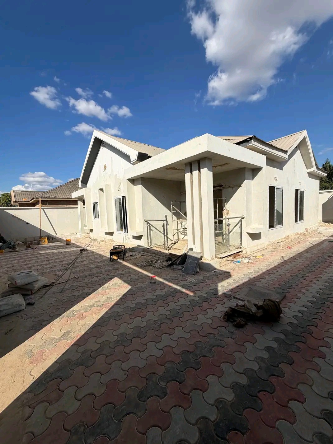 MAISON NEUVE À VENDRE VILLE DE LUBUMBASHI