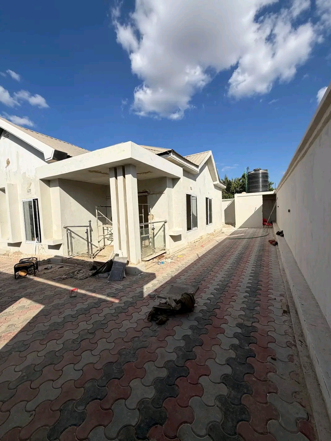 MAISON NEUVE À VENDRE VILLE DE LUBUMBASHI