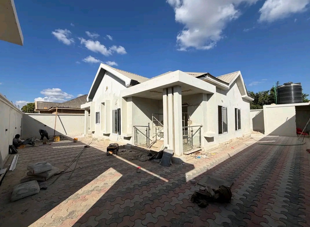 MAISON NEUVE À VENDRE VILLE DE LUBUMBASHI