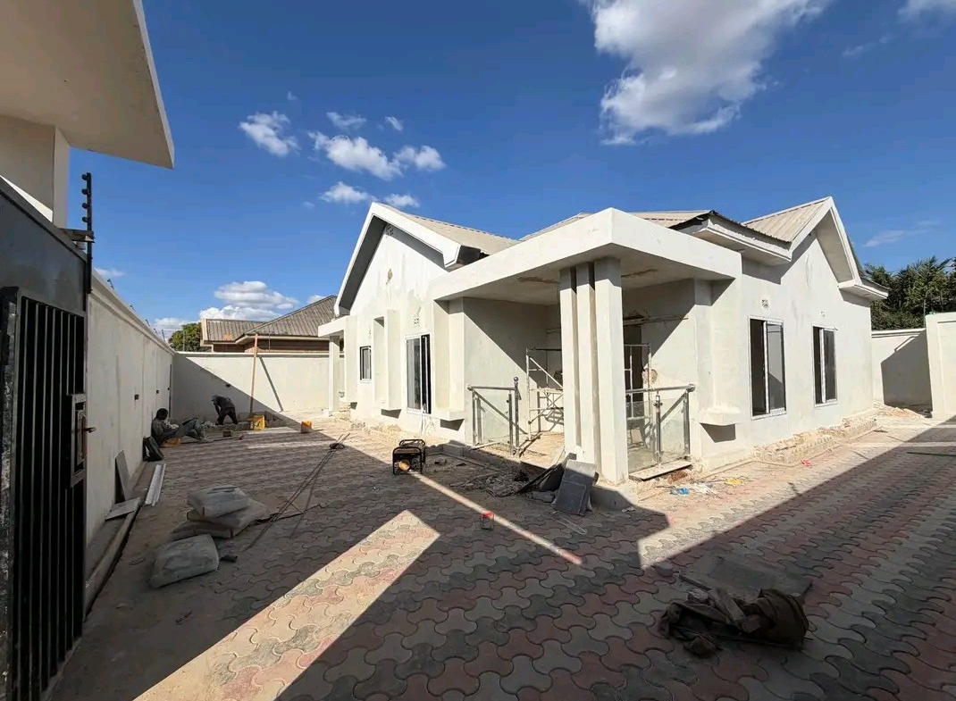 MAISON NEUVE À VENDRE VILLE DE LUBUMBASHI