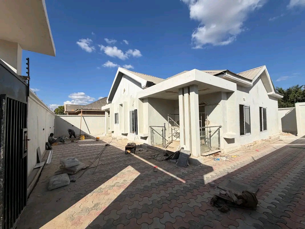 MAISON NEUVE À VENDRE VILLE DE LUBUMBASHI